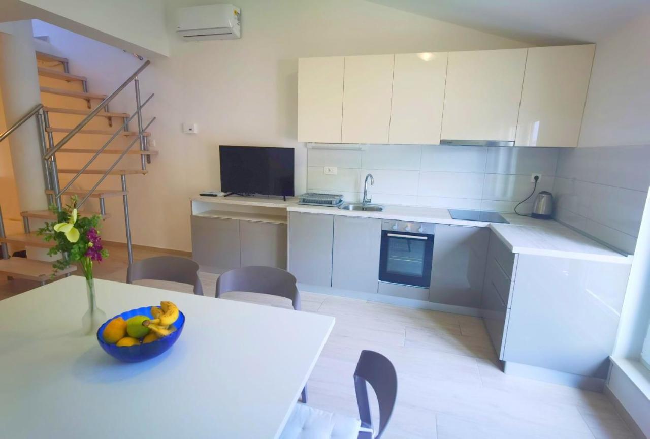 Beach House - Apartments Ana Duće Quarto foto