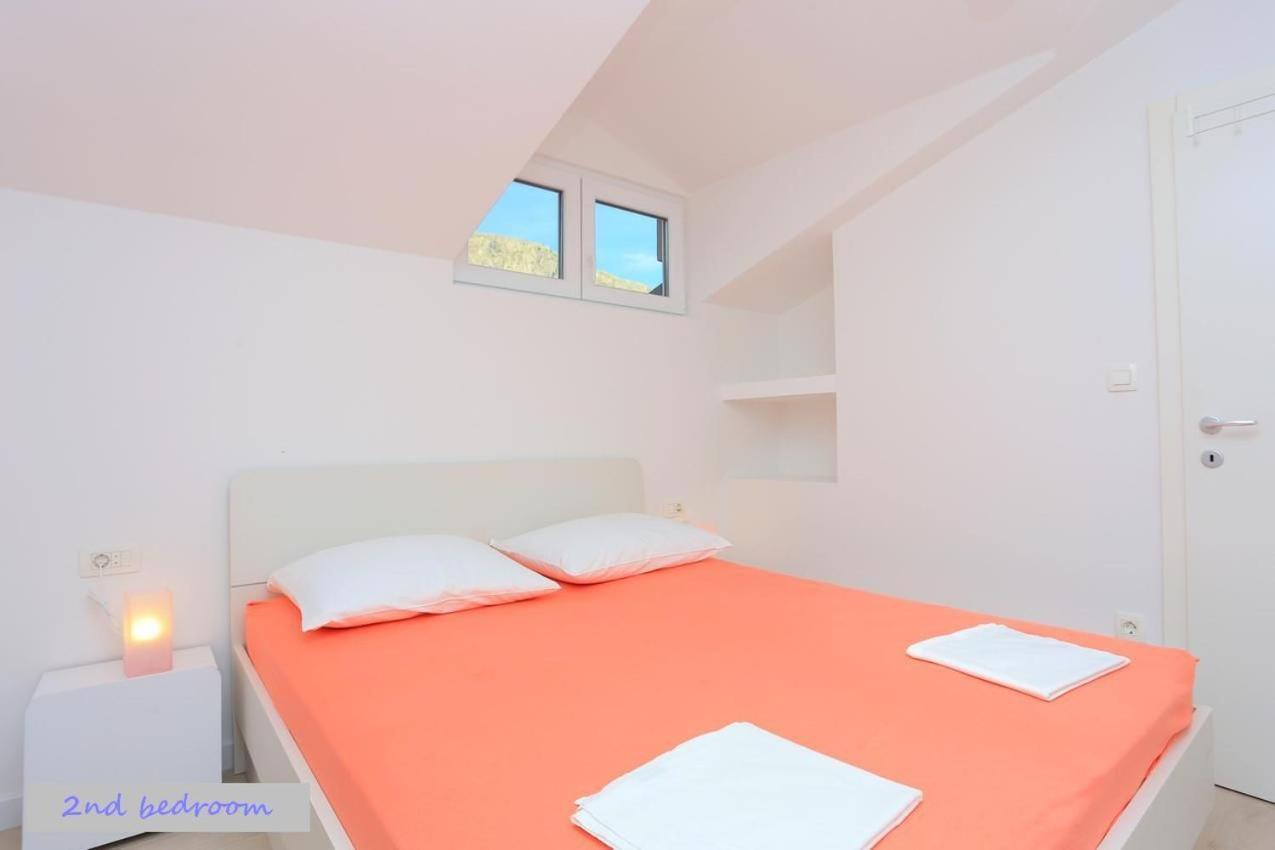 Beach House - Apartments Ana Duće Quarto foto